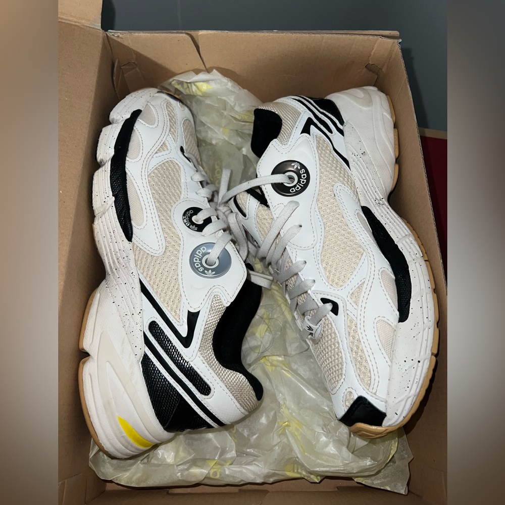 Used very little in great condition!! So comfortable